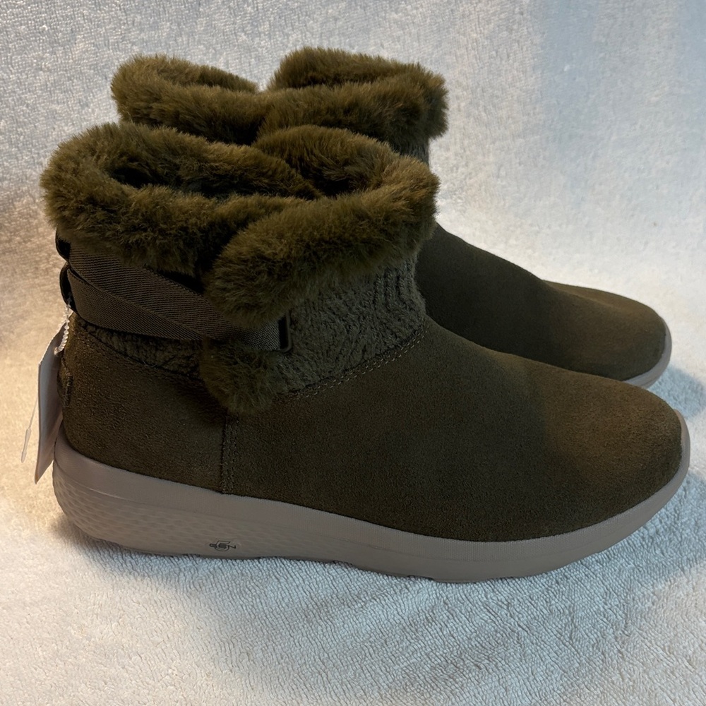 Skechers Goga Mat Olive pull on Faux Fur Winter Boots